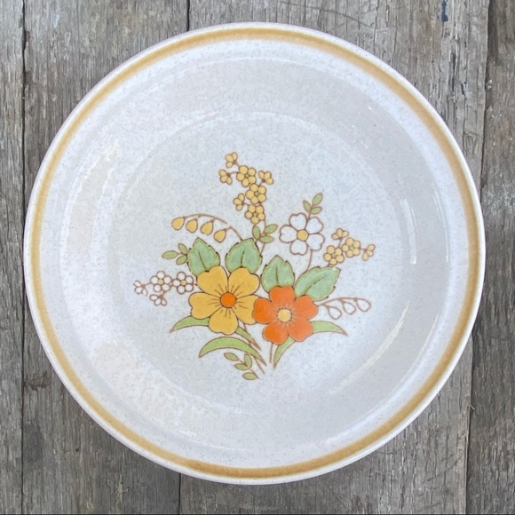 Vintage JcPenny Festive Floral Dinnerware Plates - Picture 3 of 6